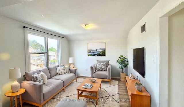 301 Wallace Ave Avenue S Upper, Welland