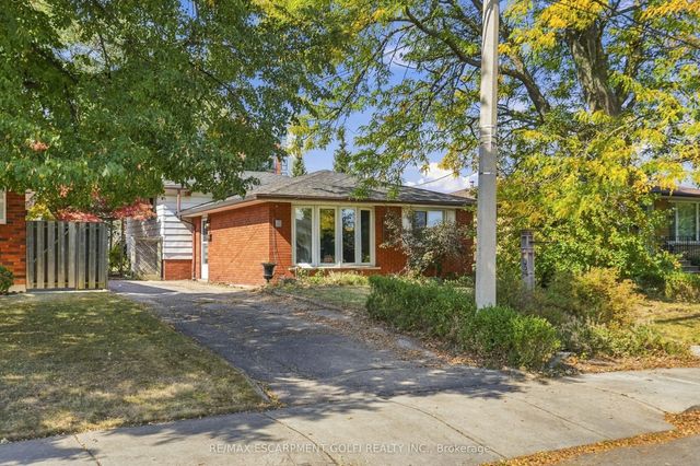 106 Victor Boulevard, Hamilton