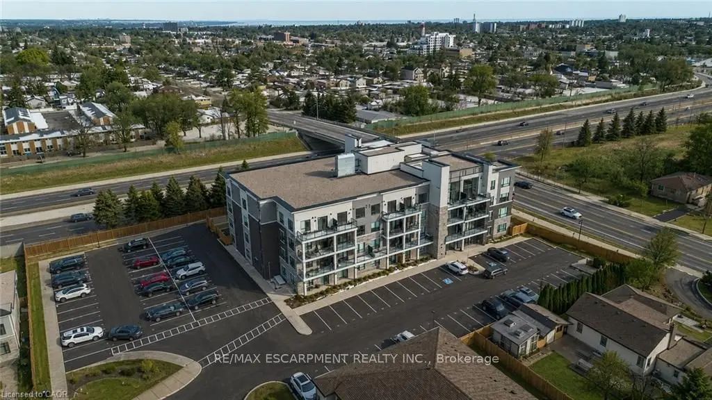 120 Springvalley Centre 107, Hamilton