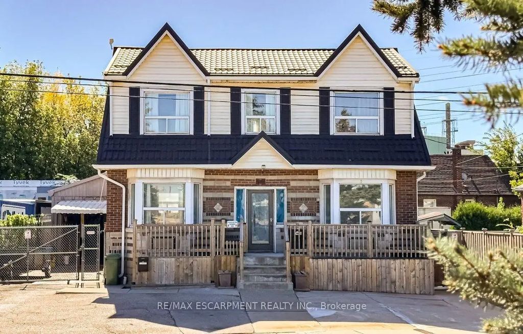 548 Beach Road, Hamilton