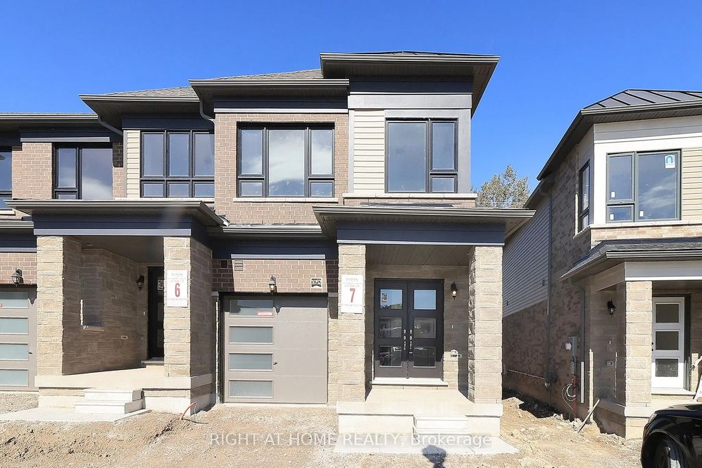 1052 Periwinkle Crescent, Woodstock
