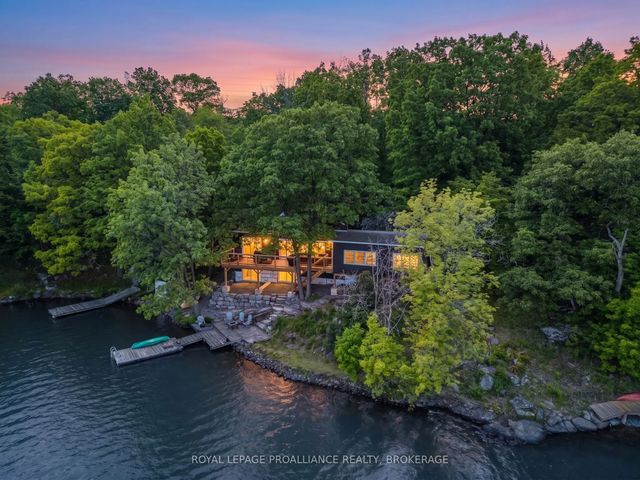 402 Troy Lake Road, Rideau Lakes