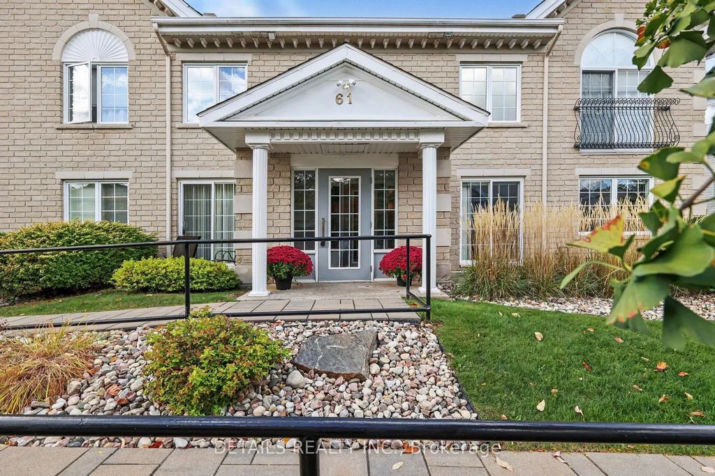 61 Robson Court 1d, Kanata