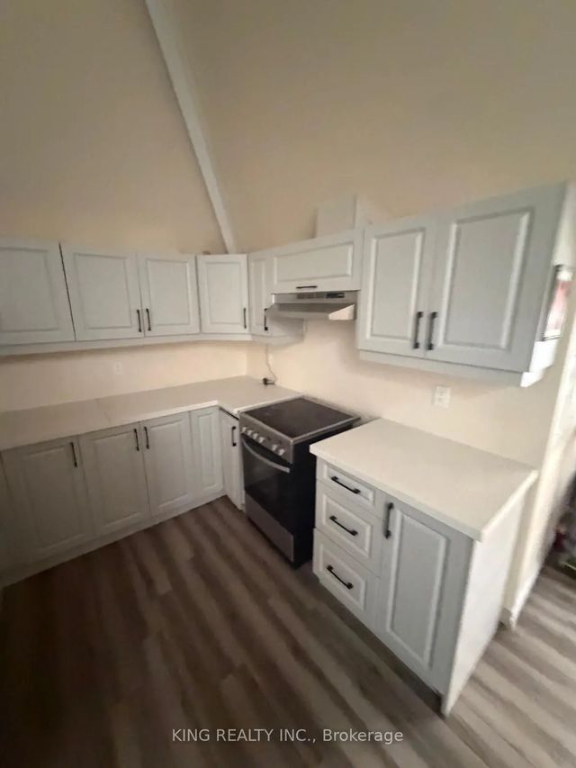 544 Dundas Street E Upper, London East