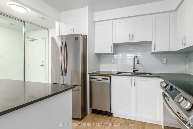 547 Belmont Avenue 805, Kitchener