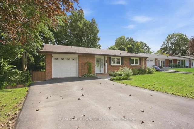 943 Mayfair Crescent, Kingston