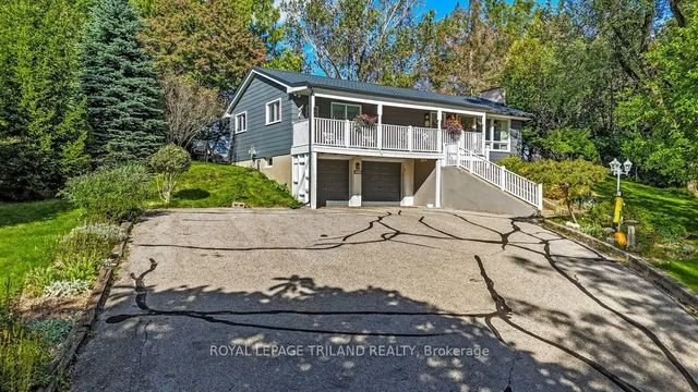 245 Currie Boulevard, Central Elgin