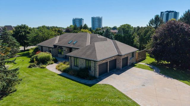 768 Franklinway Crescent, London North