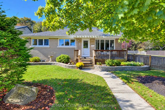 64 Lowrey Avenue S, Cambridge