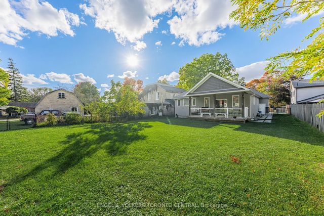 335 Turnberry Street, Huron East