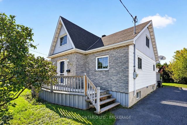25 Dunbar Avenue, Cornwall