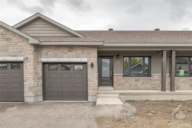 102 Seabert Drive, Arnprior