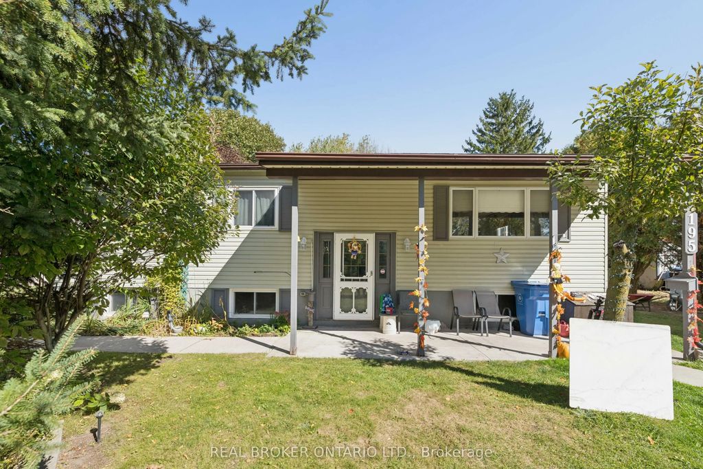 195 John Street S, Minto