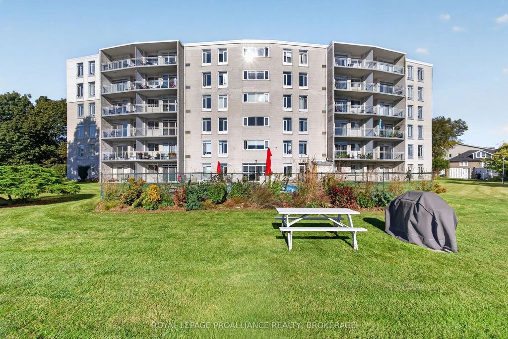 1 Mowat Avenue 306, Kingston