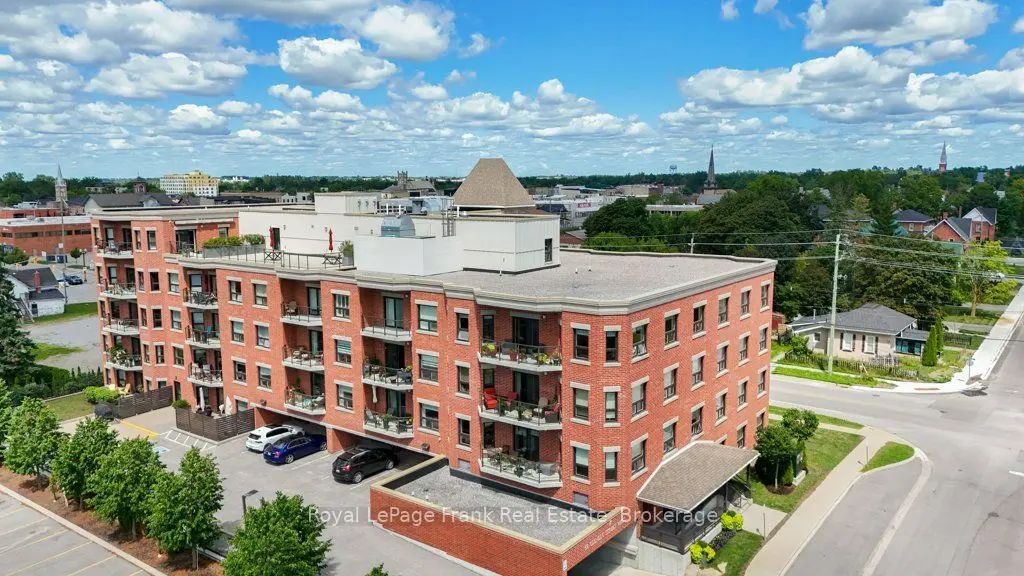 58 Glenelg Street W 103, Kawartha Lakes