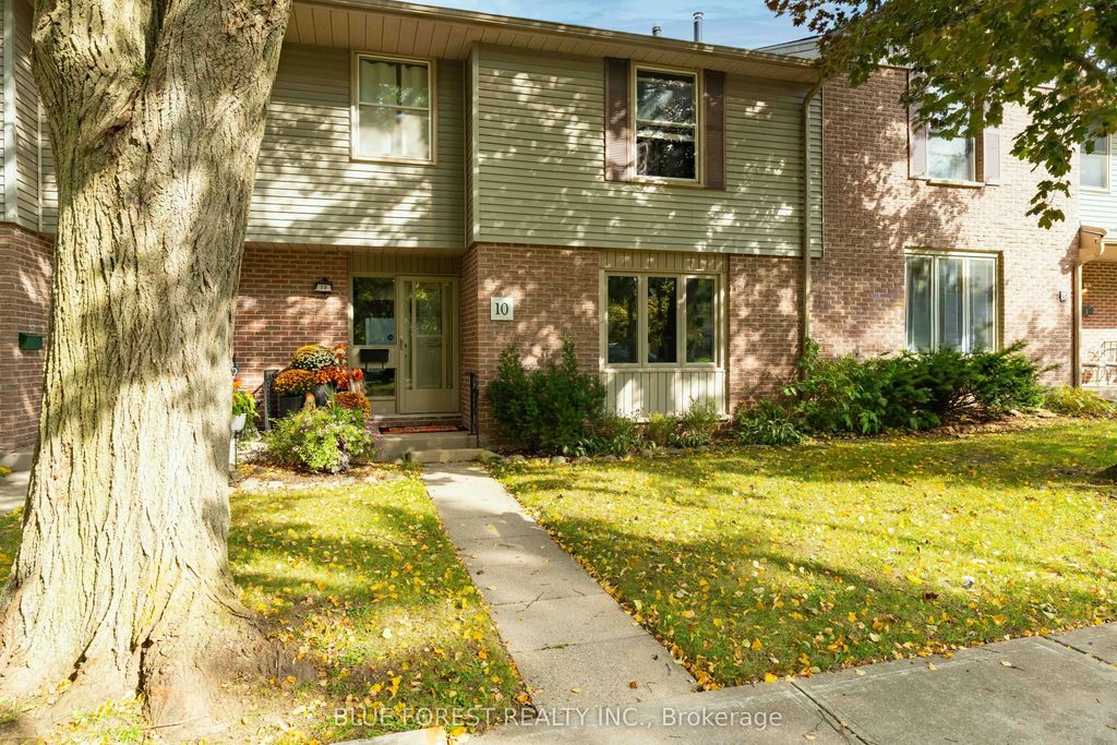 10 Berkshire Court, London South