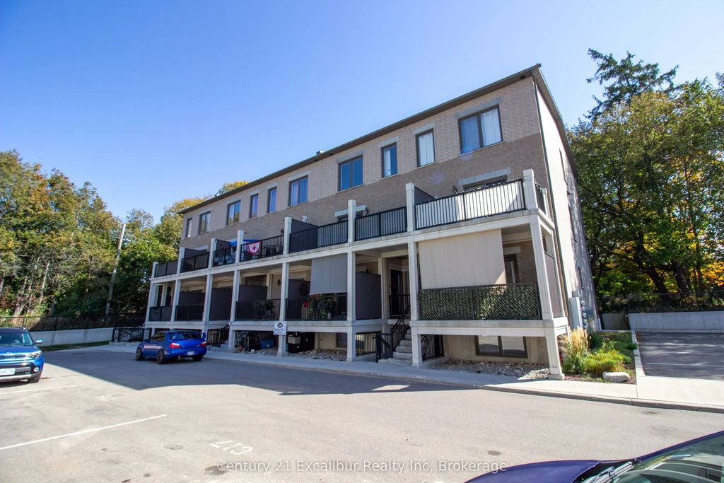 360 Queen Street E 2c, Centre Wellington