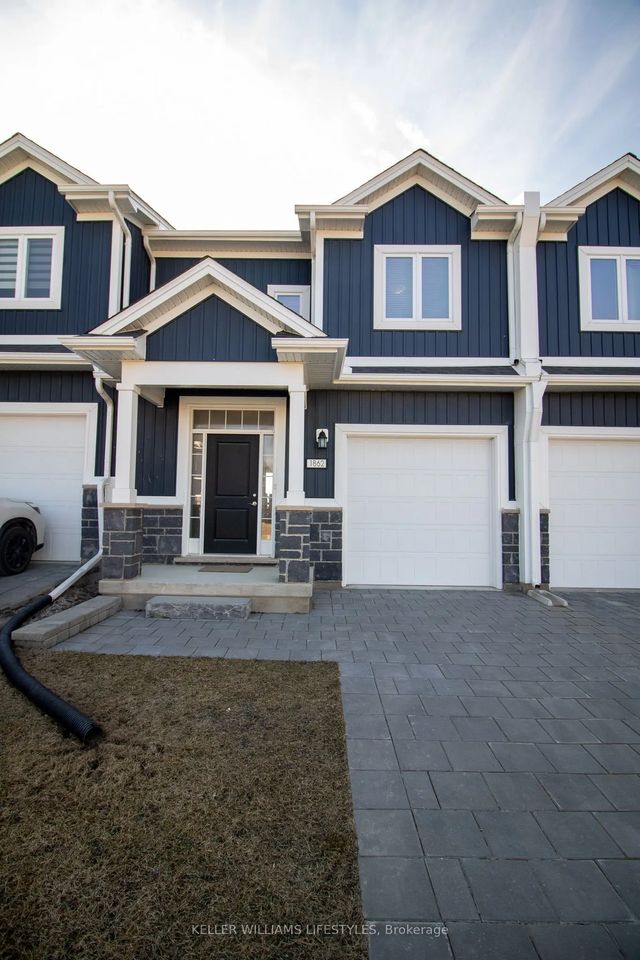 1866 Finley Crescent, London North