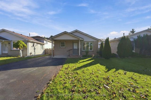15 Cheswick Circle, London South