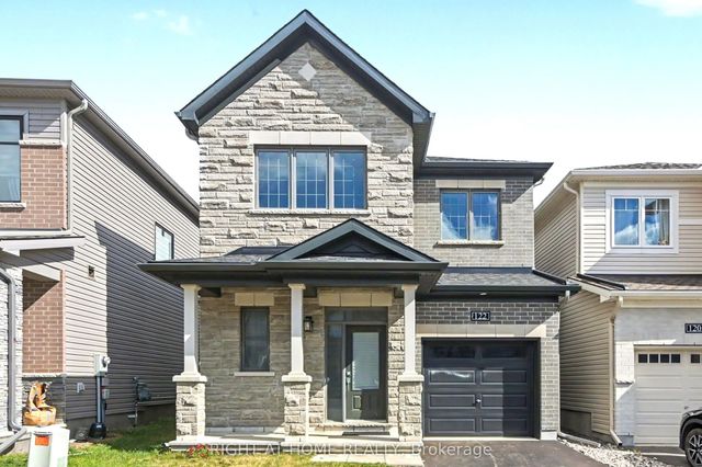 122 Lynn Coulter Street, Barrhaven