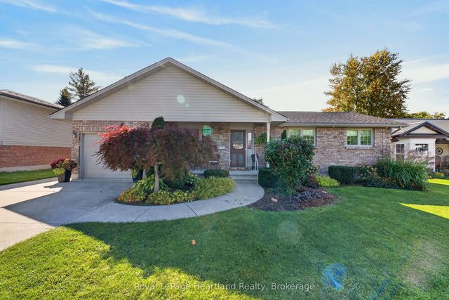 9 Sherwood Crescent, South Huron