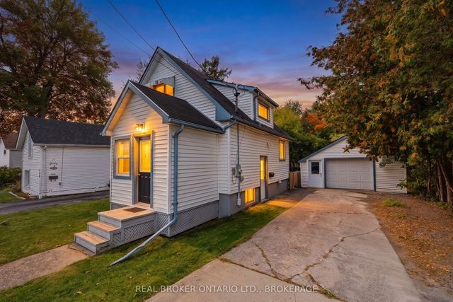 657 Collins Bay Road, Kingston