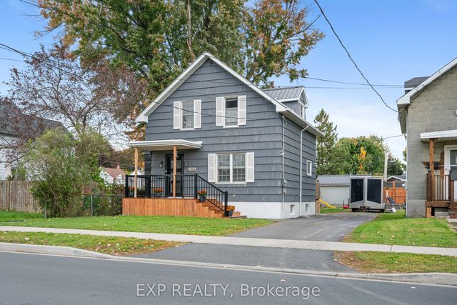 206 W Fifth Street W, Cornwall