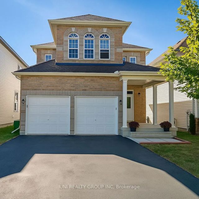 131 Lamplighters Drive, Barrhaven
