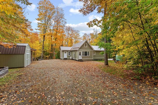 595 Old Diamond Lake Road, Hastings Highlands