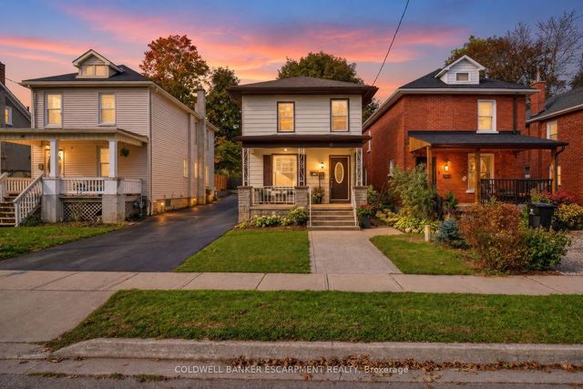 18 Lowrey Avenue N, Cambridge