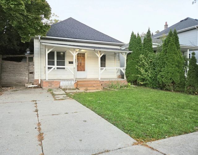 908 Windsor Avenue, Windsor