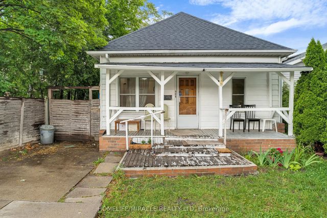 908 Windsor Avenue, Windsor