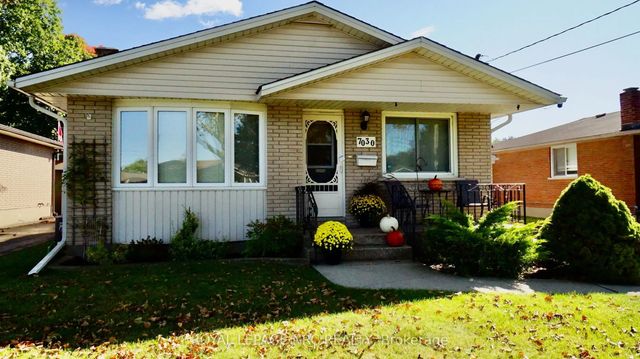 7030 Whitman Avenue, Niagara Falls