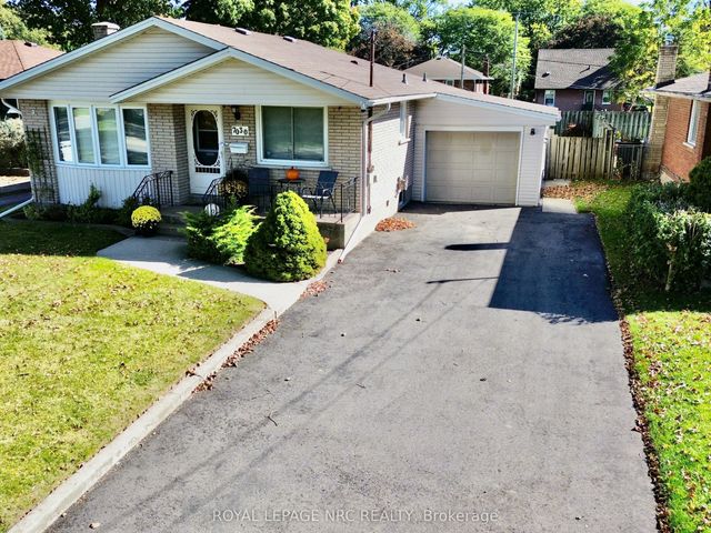 7030 Whitman Avenue, Niagara Falls