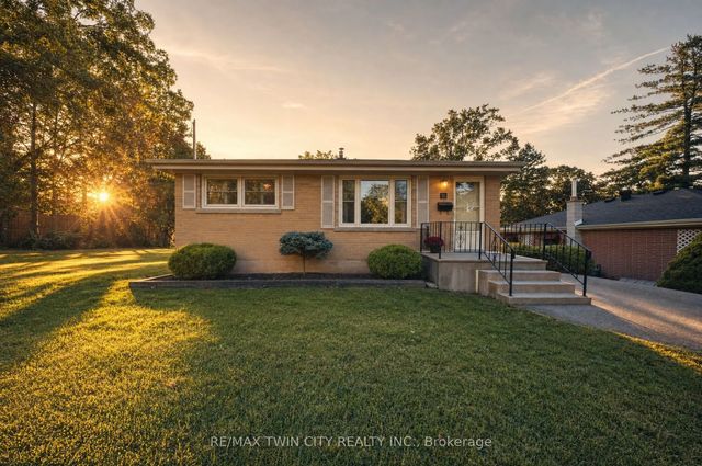 21 Hillcrest Avenue, Brantford