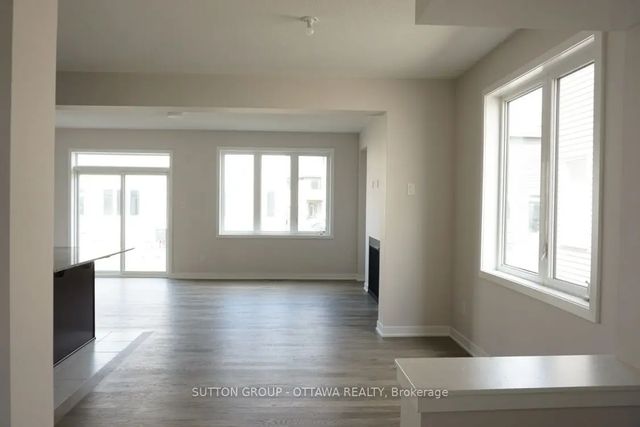 663 Allied Mews, Stittsville - Munster - Richmond