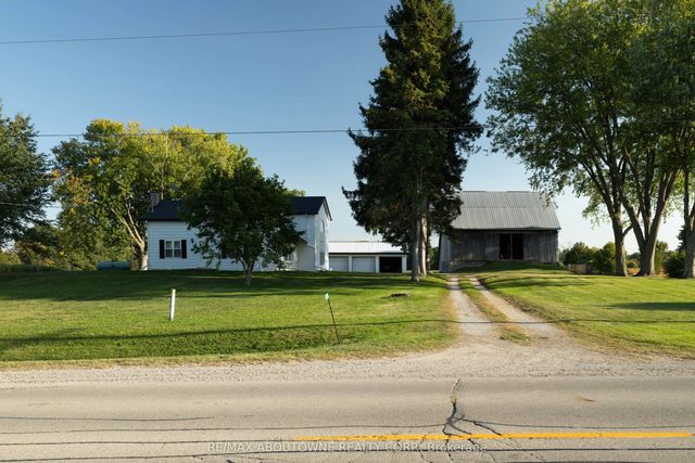 3276 Governors Road, Hamilton