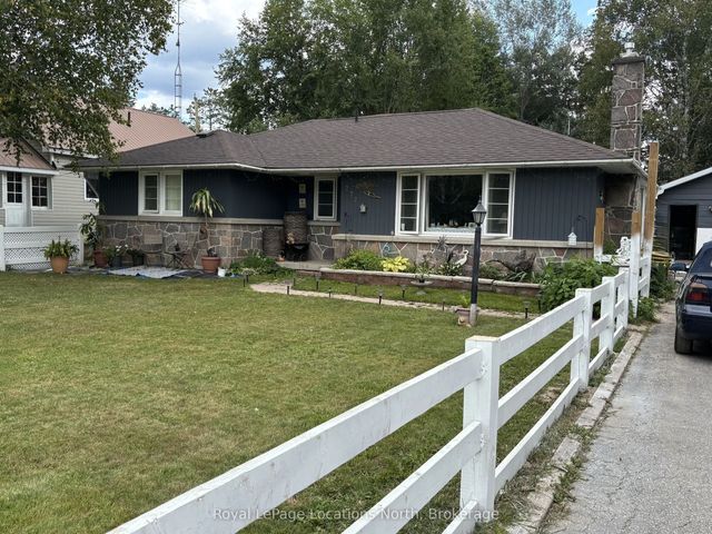 272 Yonge Street, Burk's Falls