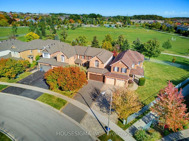 103 Thoroughbred Boulevard, Hamilton