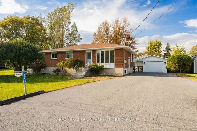 18235 Rene Street, South Glengarry