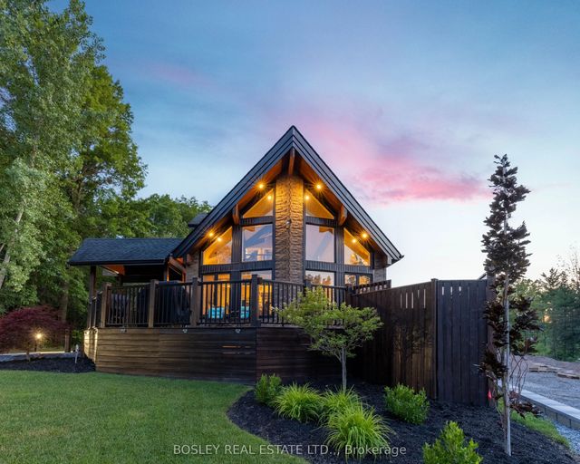 4949 Lyon's Parkway, Niagara Falls