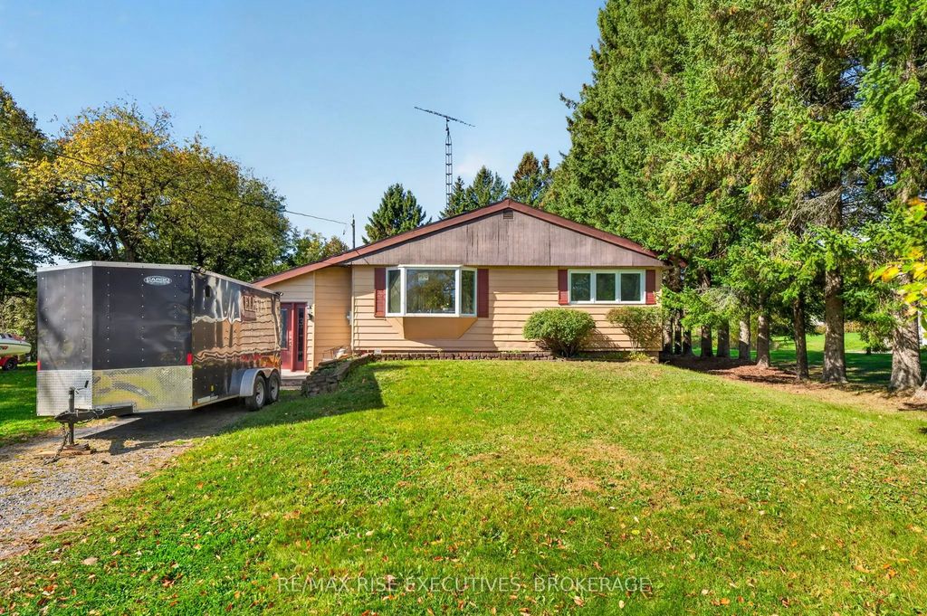 4259 Sydenham Road, Frontenac