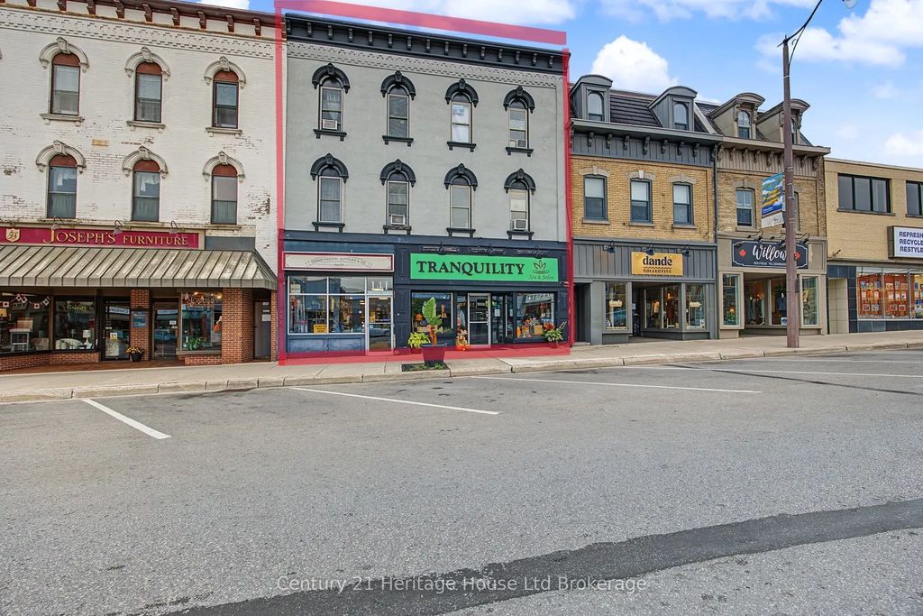 141-143 Broadway Street, Tillsonburg