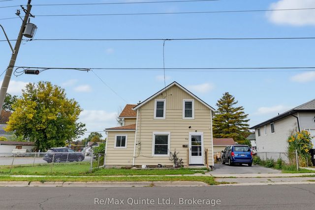 84 Moira Street E, Belleville