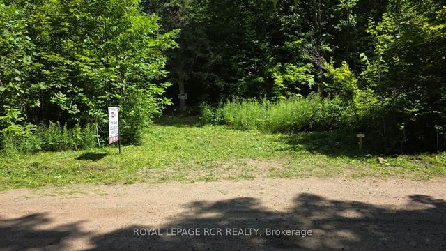 1527 Madill Road, Highlands East