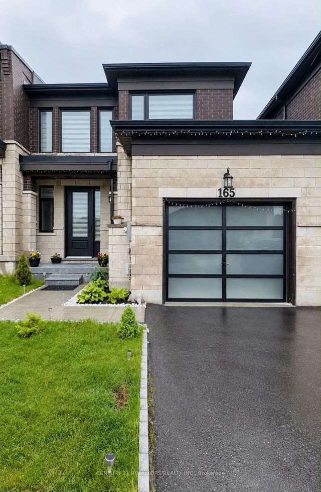 165 Huntingford Trail, Woodstock