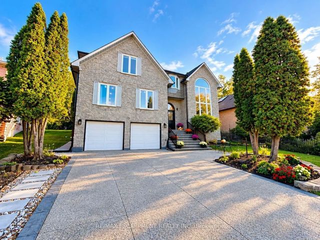 12 Sundrop Court, Hamilton