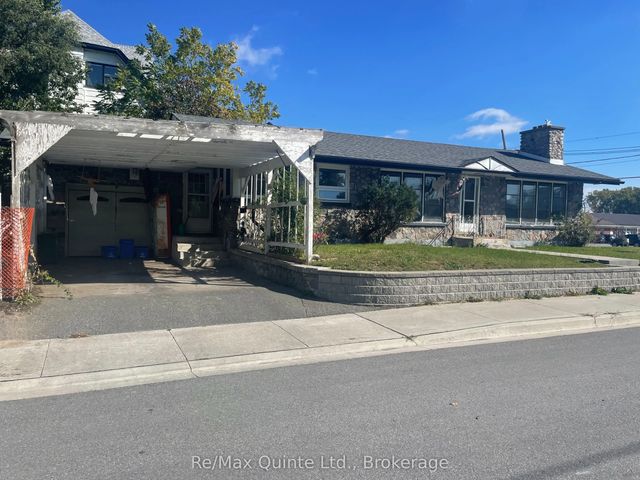 1 Lorne Avenue, Quinte West