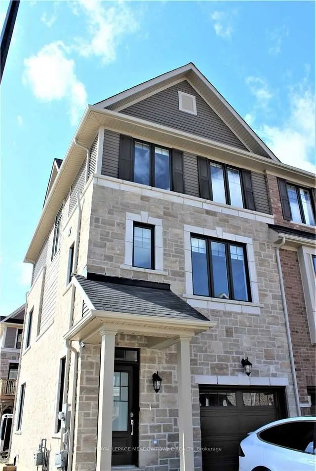 1890 Rymal Road E 132 (upper), Hamilton