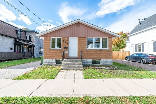 570 Moffat Street, Pembroke
